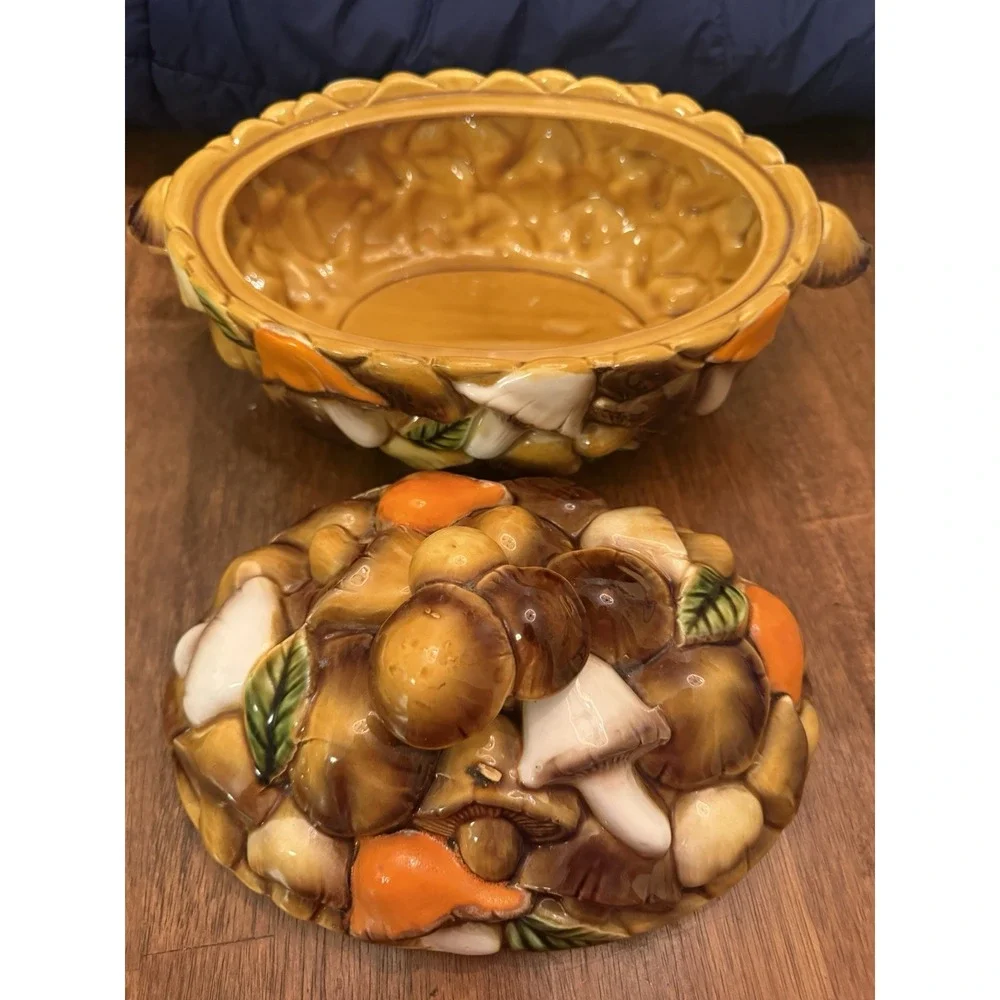 Retro VTG 1970s mushroom tureen No Ladle Likely Arnels Or Similar HTF Rare